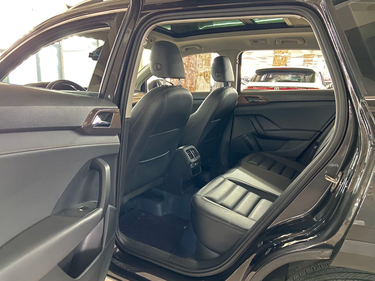 Volkswagen Tharu 1.4T 280TSI Deluxe Edition